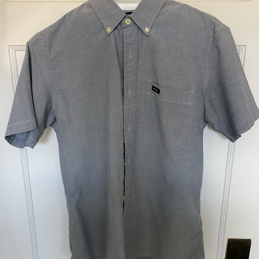 RVCA Gray Casual Button Down Shirt with Slim Cut